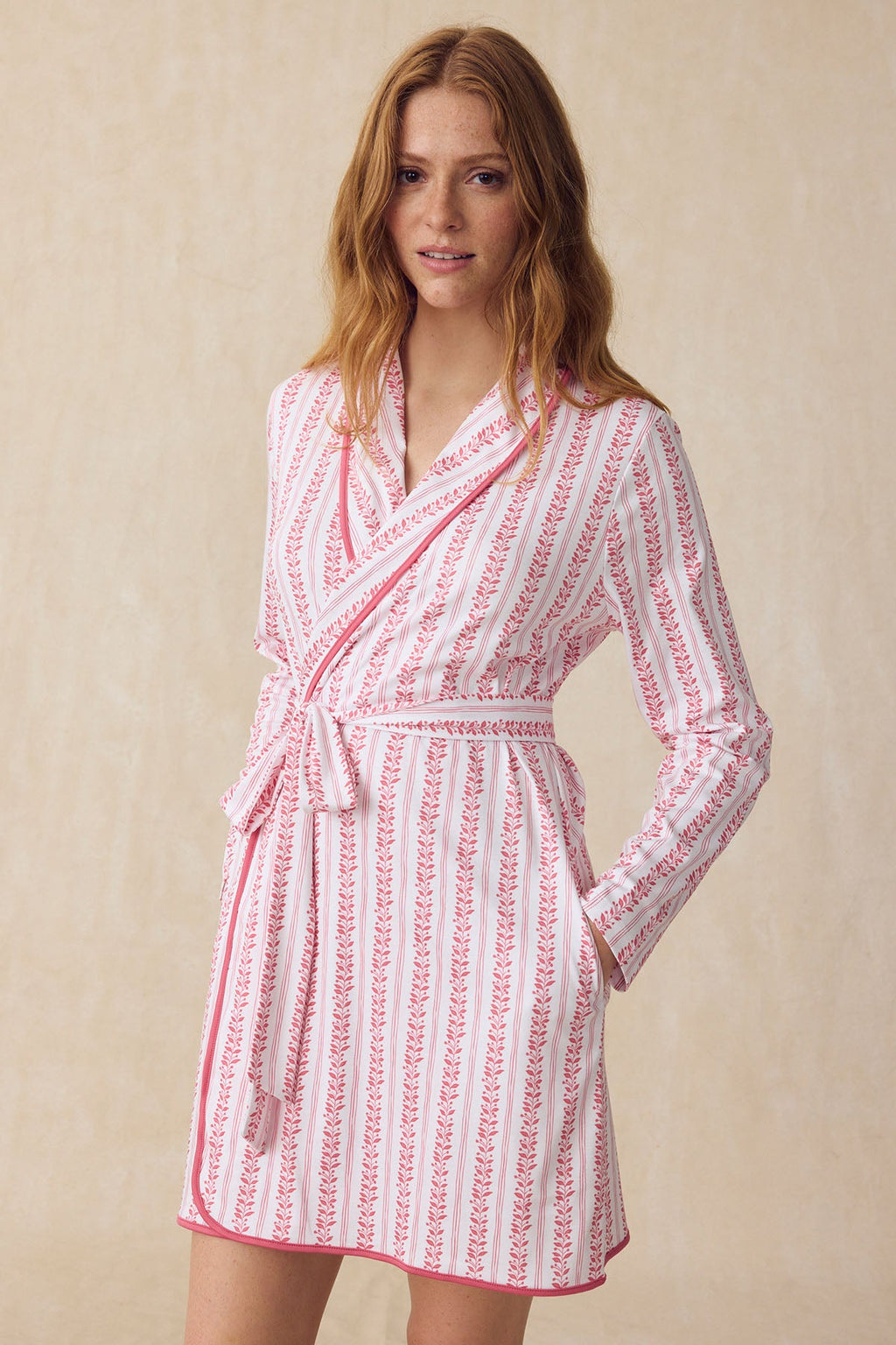 Pima Short Robe in Winterberry Jasmine Vine
