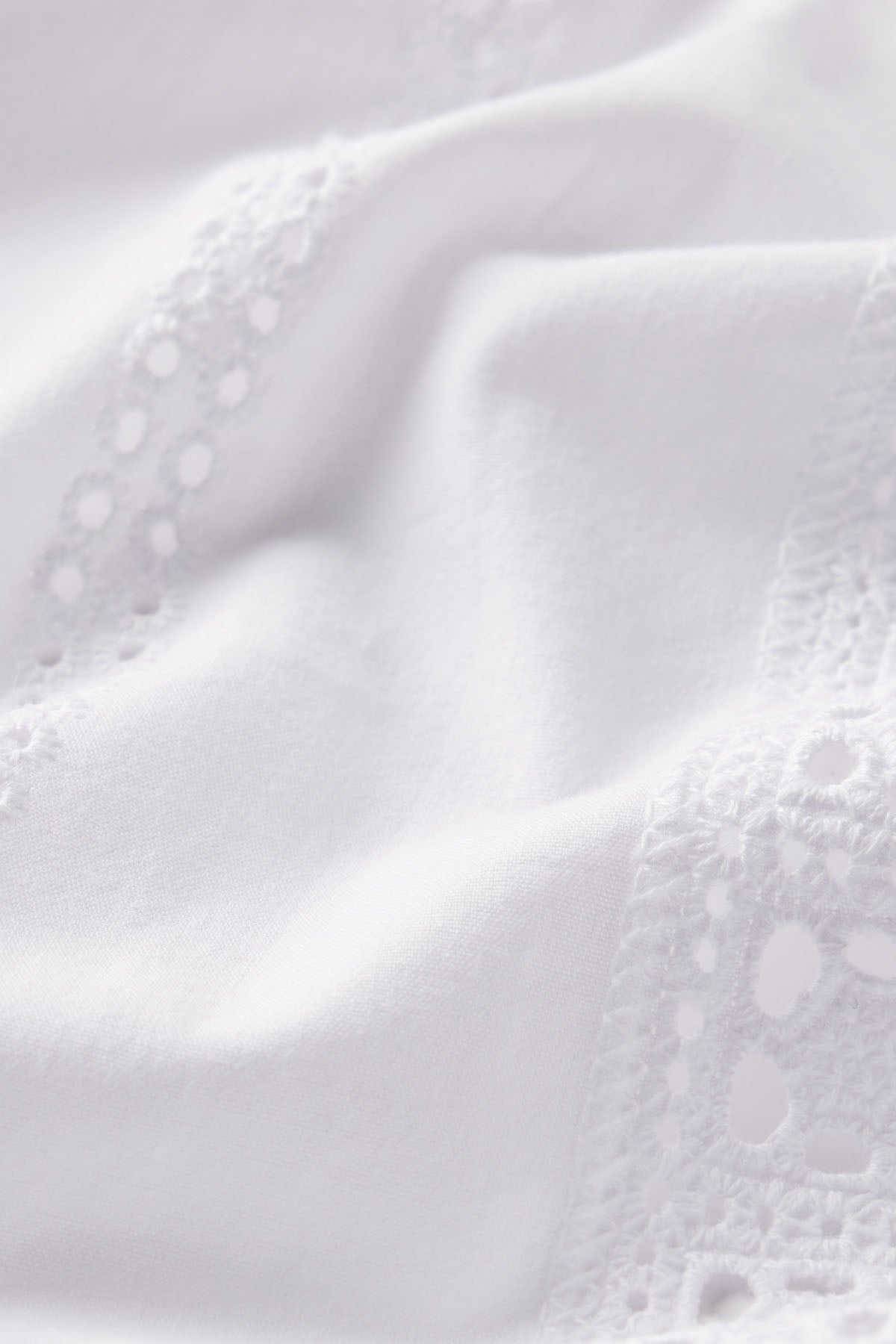 Cafe Shorts Set in White Eyelet
